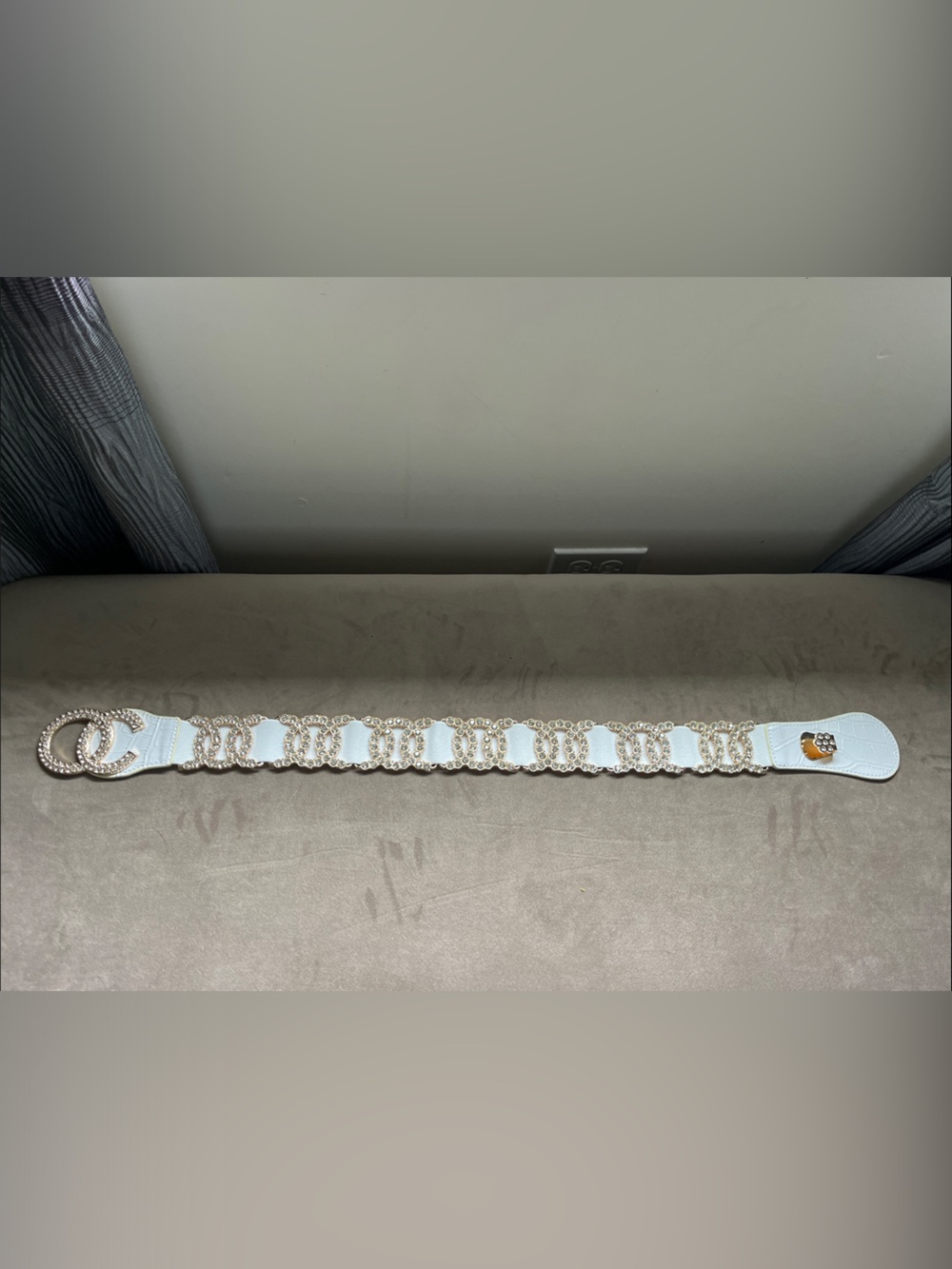 White Crystal Like Embellished Logo-Link Women's Belt - Picture 3 of 4